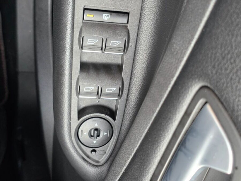 Photo 47 de l'offre de FORD KUGA 1.5 Flexifuel-E85 150 BVA 4X2 ST LINE Pack Prémium JA19 Attel. à 17450€ chez Mérignac auto