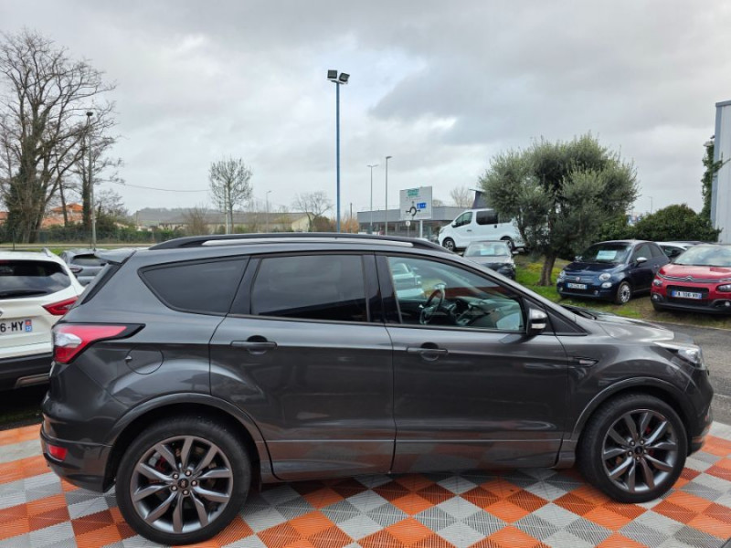 Photo 10 de l'offre de FORD KUGA 1.5 Flexifuel-E85 150 BVA 4X2 ST LINE Pack Prémium JA19 Attel. à 17450€ chez Mérignac auto