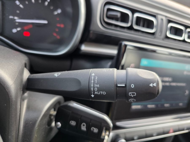 Photo 22 de l'offre de CITROEN C3 III 1.2 PureTech 82 SHINE GPS Camera à 9890€ chez Mérignac auto