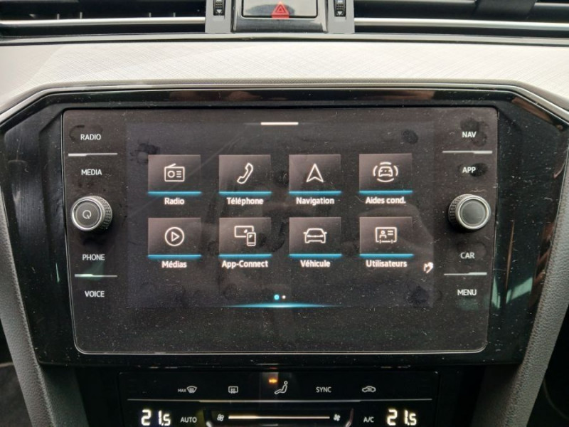 Photo 15 de l'offre de VOLKSWAGEN PASSAT SW VIII 1.6 TDI 120 DSG7 STYLE BUSINESS GPS Radars ACC Hayon EL. 1ère Main à 22890€ chez Mérignac auto