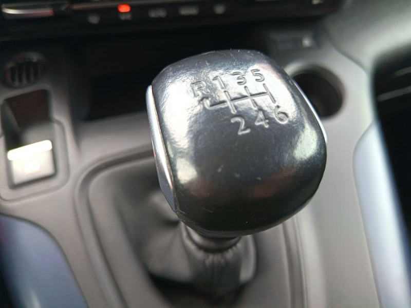 Photo 20 de l'offre de PEUGEOT RIFTER 1.5 HDI 130 BVM6 ALLURE GPS Attel. à 13950€ chez Mérignac auto