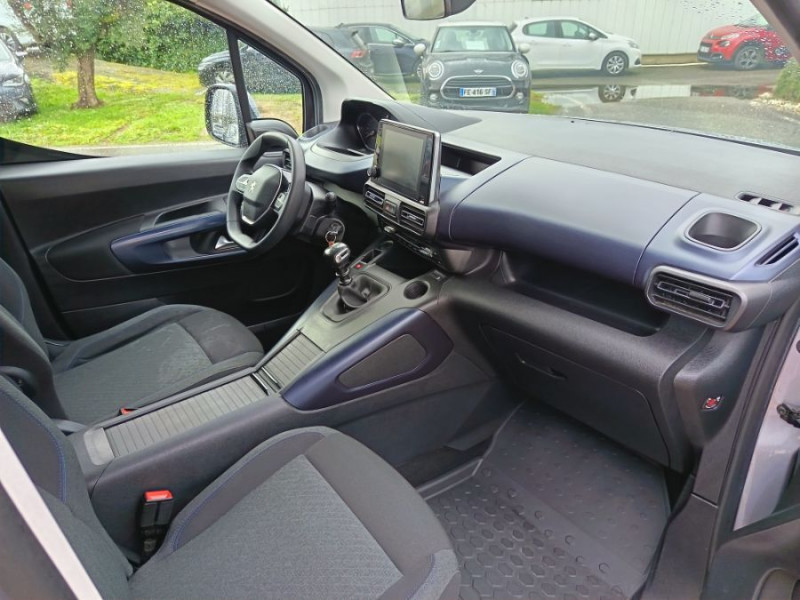 Photo 5 de l'offre de PEUGEOT RIFTER 1.5 HDI 130 BVM6 ALLURE GPS Attel. à 13950€ chez Mérignac auto