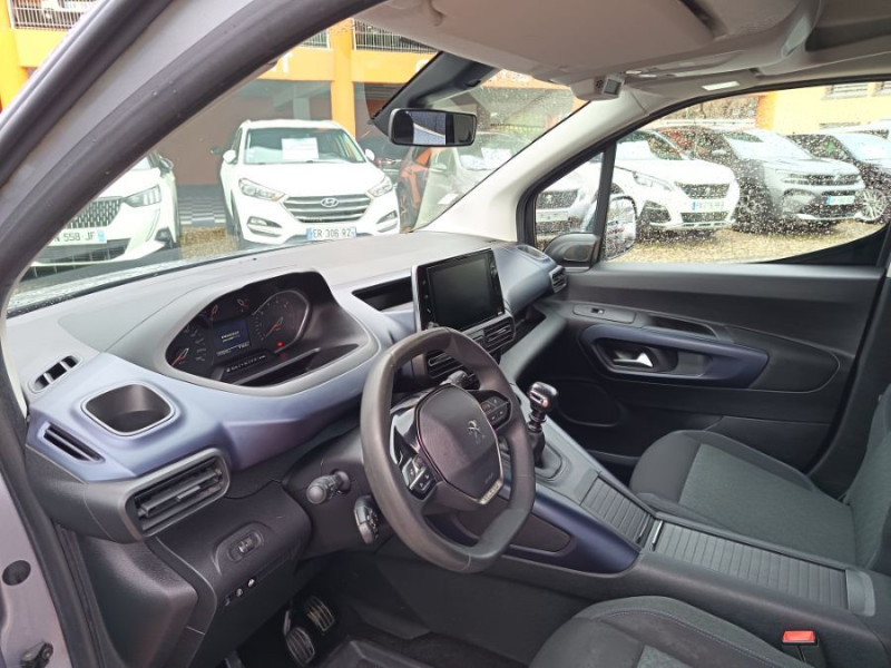 Photo 15 de l'offre de PEUGEOT RIFTER 1.5 HDI 130 BVM6 ALLURE GPS Attel. à 13950€ chez Mérignac auto