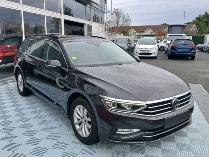 Photo 9 de l'offre de VOLKSWAGEN PASSAT SW VIII 1.6 TDI 120 DSG7 STYLE BUSINESS GPS Radars ACC Hayon EL. 1ère Main à 22890€ chez Mérignac auto