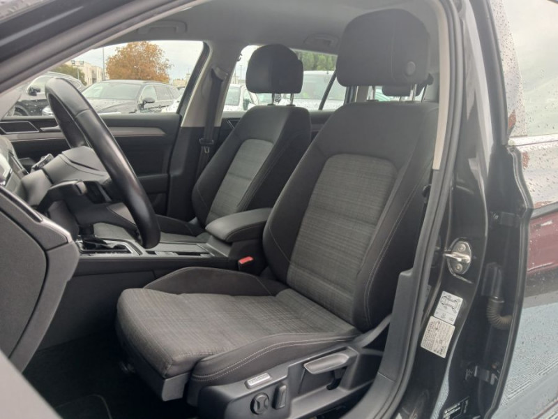 Photo 5 de l'offre de VOLKSWAGEN PASSAT SW VIII 1.6 TDI 120 DSG7 STYLE BUSINESS GPS Radars ACC Hayon EL. 1ère Main à 22890€ chez Mérignac auto
