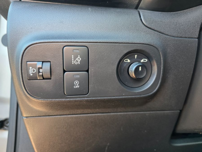 Photo 16 de l'offre de CITROEN C3 1.6 HDI 75 FEEL CLIM Bluetooth à 8950€ chez Mérignac auto