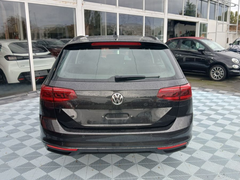 Photo 11 de l'offre de VOLKSWAGEN PASSAT SW VIII 1.6 TDI 120 DSG7 STYLE BUSINESS GPS Radars ACC Hayon EL. 1ère Main à 22890€ chez Mérignac auto
