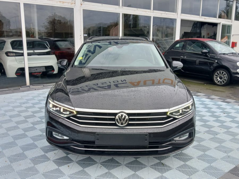 Photo 2 de l'offre de VOLKSWAGEN PASSAT SW VIII 1.6 TDI 120 DSG7 STYLE BUSINESS GPS Radars ACC Hayon EL. 1ère Main à 22890€ chez Mérignac auto