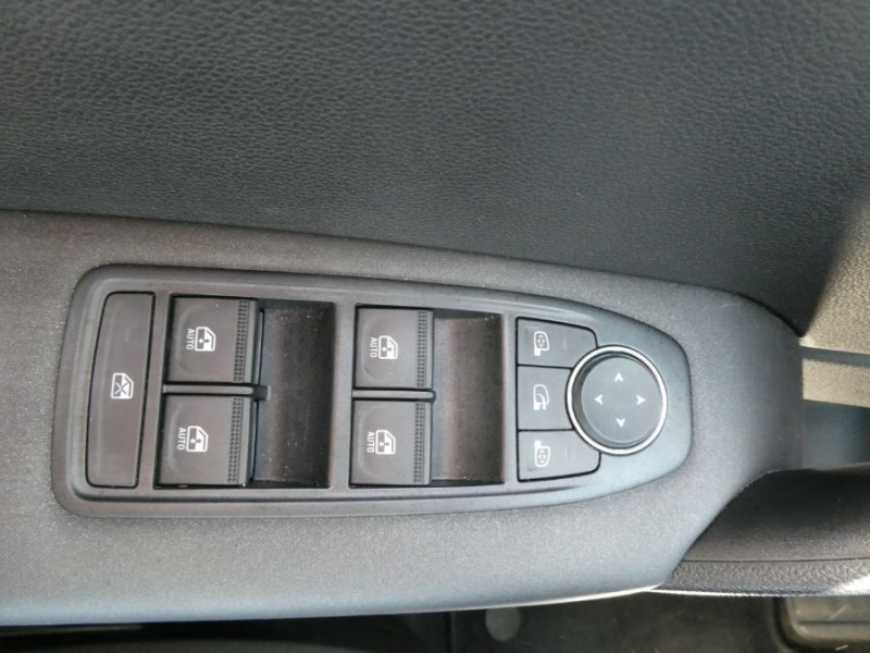 Photo 32 de l'offre de RENAULT CAPTUR II 1.3 TCe 130 EDC7 BUSINESS GPS Camera Radars Clim Auto à 17450€ chez Mérignac auto