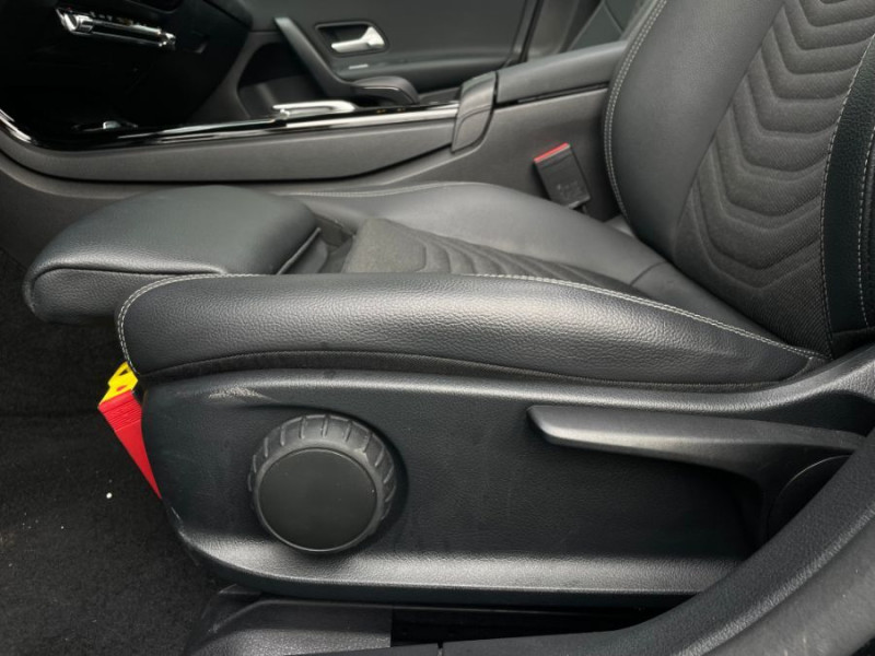 Photo 17 de l'offre de MERCEDES-BENZ CLASSE A IV 180 D 7G-DCT BUSINESS SOLUTION Toit Ouvrant Grand GPS SC 1ère Main à 25950€ chez Mérignac auto