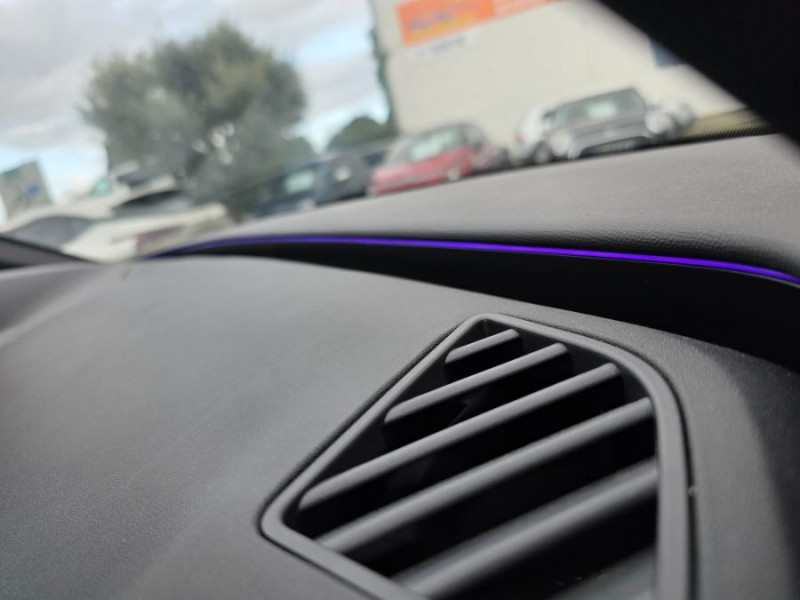 Photo 32 de l'offre de CUPRA LEON NEW IV 1.5 eTSI 150 DSG V GPS Camera JA18 SC Key Less à 30450€ chez Mérignac auto