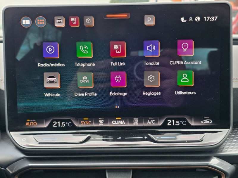 Photo 24 de l'offre de CUPRA LEON NEW IV 1.5 eTSI 150 DSG V GPS Camera JA18 SC Key Less à 30450€ chez Mérignac auto