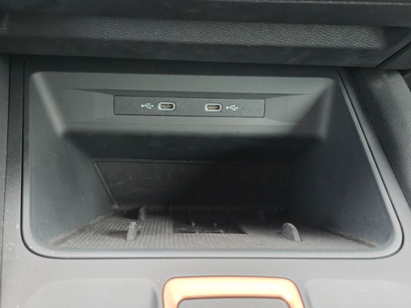 Photo 27 de l'offre de CUPRA LEON NEW IV 1.5 eTSI 150 DSG V GPS Camera JA18 SC Key Less à 30450€ chez Mérignac auto