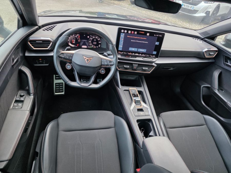 Photo 14 de l'offre de CUPRA LEON NEW IV 1.5 eTSI 150 DSG V GPS Camera JA18 SC Key Less à 30450€ chez Mérignac auto