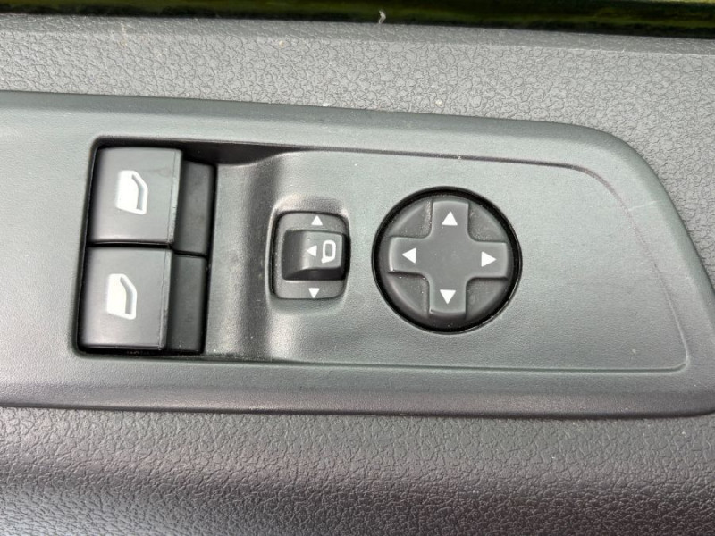 Photo 27 de l'offre de PEUGEOT EXPERT FOURGON 2.0 BlueHDi 145 EAT8 ASPHALT GPS Attel. Galerie 1ère Main 24950.H.T à 24950€ chez Mérignac auto