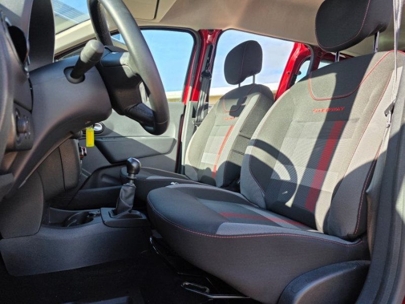 Photo 20 de l'offre de DACIA DOKKER 1.5 DCI 95 STEPWAY GPS Camera 1ère Main à 16490€ chez Mérignac auto