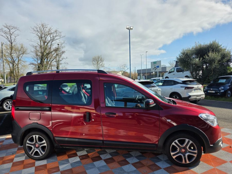 Photo 11 de l'offre de DACIA DOKKER 1.5 DCI 95 STEPWAY GPS Camera 1ère Main à 16490€ chez Mérignac auto