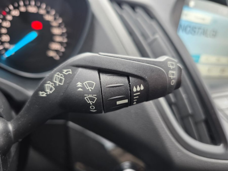 Photo 28 de l'offre de FORD KUGA 2.0 TDCi 180 BVA Powershift 4X4 TITANIUM 4WD Hayon EL. à 18900€ chez Mérignac auto