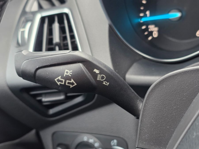 Photo 29 de l'offre de FORD KUGA 2.0 TDCi 180 BVA Powershift 4X4 TITANIUM 4WD Hayon EL. à 18900€ chez Mérignac auto