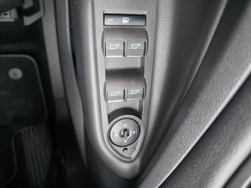 Photo 40 de l'offre de FORD KUGA 2.0 TDCi 180 BVA Powershift 4X4 TITANIUM 4WD Hayon EL. à 18900€ chez Mérignac auto