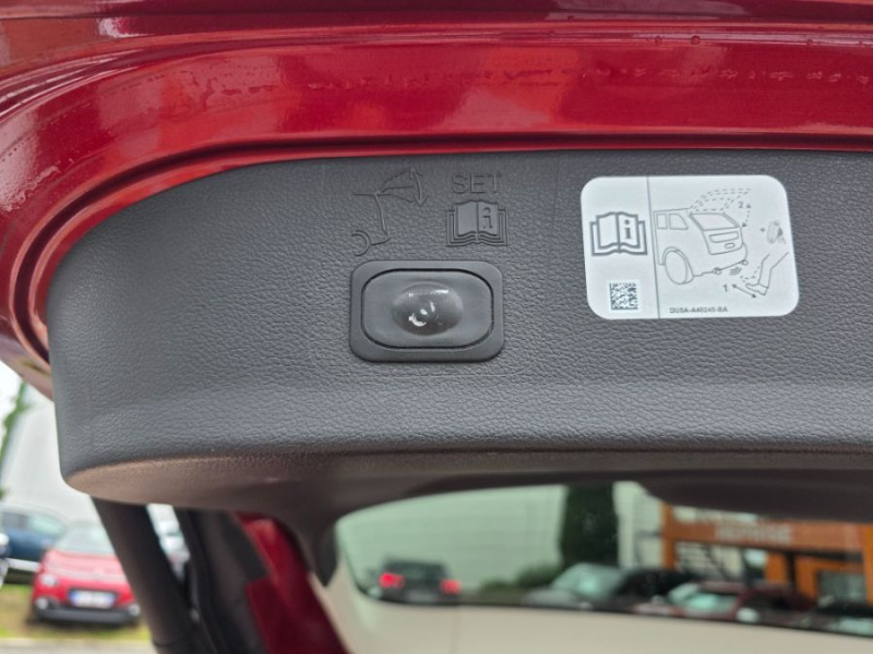 Photo 10 de l'offre de FORD KUGA 2.0 TDCi 180 BVA Powershift 4X4 TITANIUM 4WD Hayon EL. à 18900€ chez Mérignac auto