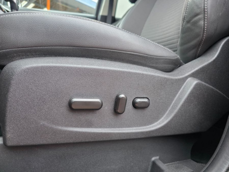 Photo 6 de l'offre de FORD KUGA 2.0 TDCi 180 BVA Powershift 4X4 TITANIUM 4WD Hayon EL. à 18900€ chez Mérignac auto