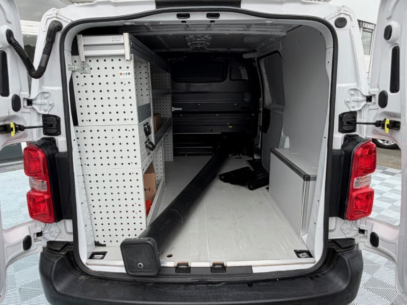 Photo 22 de l'offre de PEUGEOT EXPERT FOURGON 2.0 BlueHDi 145 EAT8 ASPHALT GPS Attel. Galerie 1ère Main 24950.H.T à 24950€ chez Mérignac auto