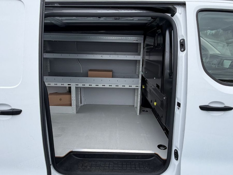 Photo 24 de l'offre de PEUGEOT EXPERT FOURGON 2.0 BlueHDi 145 EAT8 ASPHALT GPS Attel. Galerie 1ère Main 24950.H.T à 24950€ chez Mérignac auto