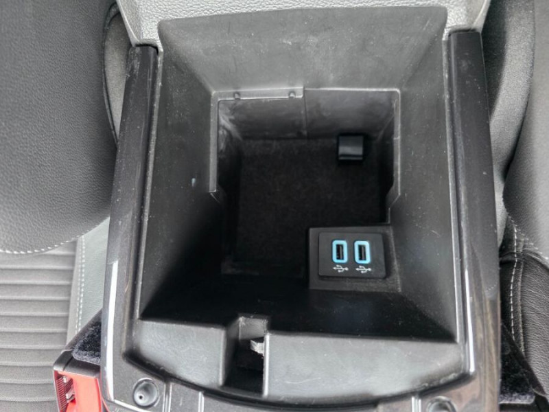 Photo 38 de l'offre de FORD KUGA 2.0 TDCi 180 BVA Powershift 4X4 TITANIUM 4WD Hayon EL. à 18900€ chez Mérignac auto