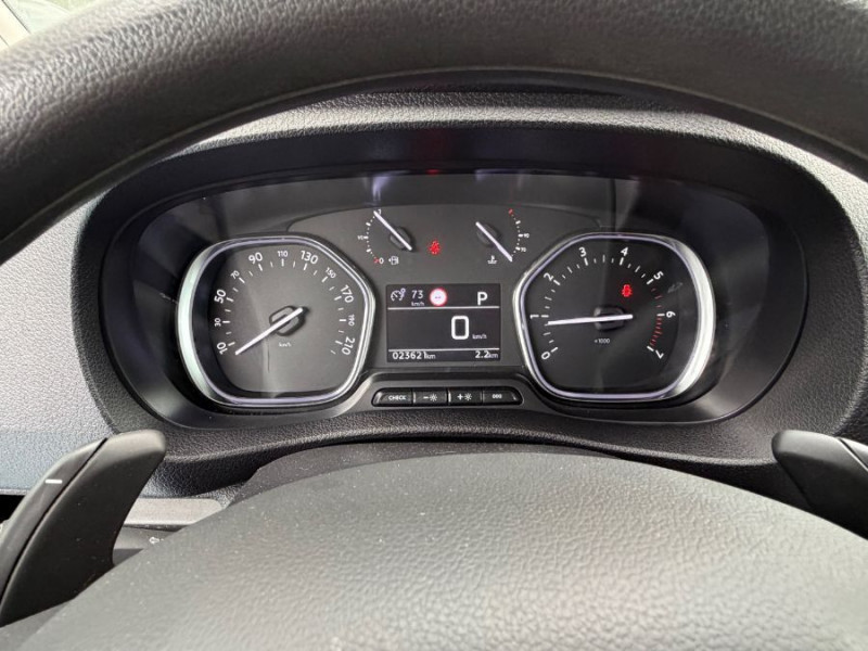 Photo 26 de l'offre de PEUGEOT EXPERT FOURGON 2.0 BlueHDi 145 EAT8 ASPHALT GPS Attel. Galerie 1ère Main 24950.H.T à 24950€ chez Mérignac auto