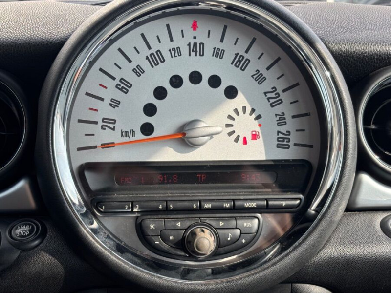 Photo 19 de l'offre de MINI MINI III ONE 1.6 98 BVA 3P CUIR TOIT Ouvrant Radars à 10890€ chez Mérignac auto