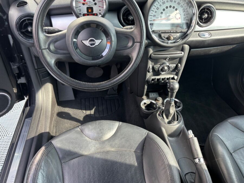 Photo 4 de l'offre de MINI MINI III ONE 1.6 98 BVA 3P CUIR TOIT Ouvrant Radars à 10890€ chez Mérignac auto