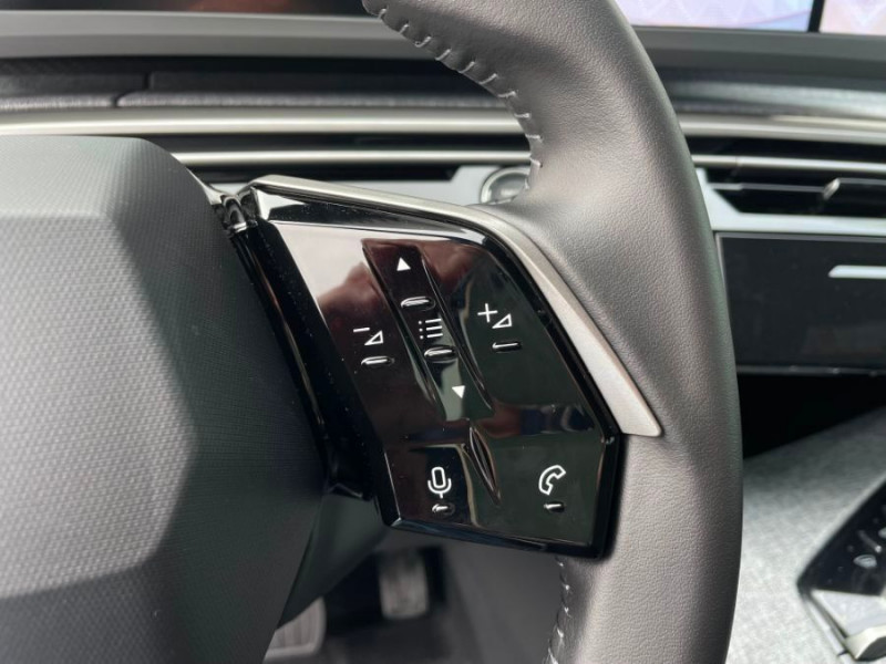 Photo 19 de l'offre de PEUGEOT 3008 HYBRID 145 e-DCS6 ALLURE CarPlay à 30450€ chez Mérignac auto