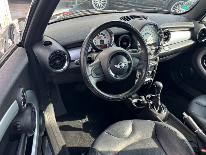 Photo 13 de l'offre de MINI MINI III ONE 1.6 98 BVA 3P CUIR TOIT Ouvrant Radars à 10890€ chez Mérignac auto