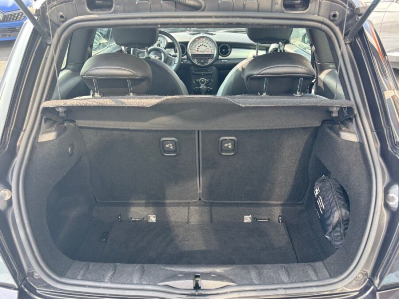 Photo 15 de l'offre de MINI MINI III ONE 1.6 98 BVA 3P CUIR TOIT Ouvrant Radars à 10890€ chez Mérignac auto