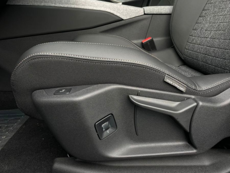 Photo 6 de l'offre de PEUGEOT 3008 HYBRID 145 e-DCS6 ALLURE CarPlay à 30450€ chez Mérignac auto