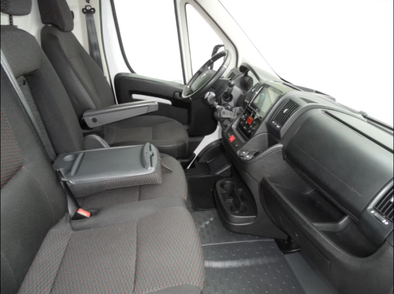 Photo 6 de l'offre de PEUGEOT BOXER 2.2 BlueHDi 140 BVM6 L2H1 3T5 GPS Camera CLIM Auto 20470.H.T. à 20470€ chez Mérignac auto