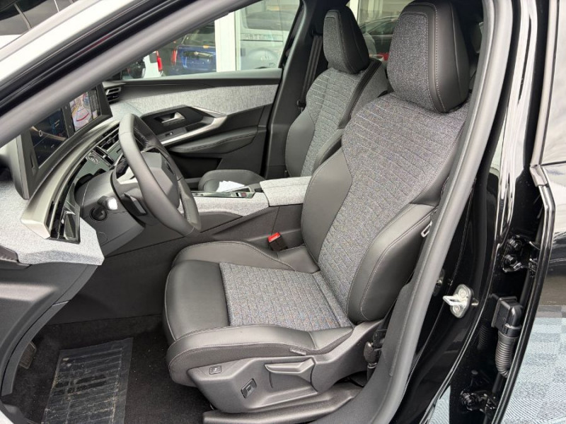 Photo 23 de l'offre de PEUGEOT 3008 HYBRID 145 e-DCS6 ALLURE CarPlay à 30450€ chez Mérignac auto