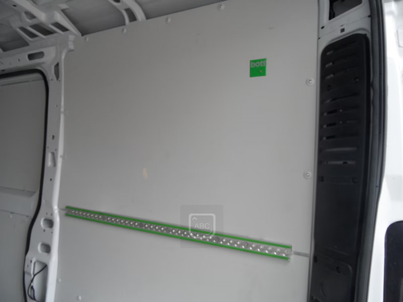 Photo 13 de l'offre de PEUGEOT BOXER 2.2 BlueHDi 140 BVM6 L1H1 GPS Camera CLIM Auto Ptes 270° 19950.H.T. à 19950€ chez Mérignac auto