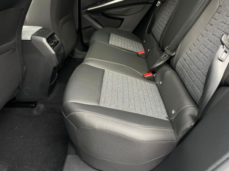 Photo 28 de l'offre de PEUGEOT 3008 HYBRID 145 e-DCS6 ALLURE CarPlay à 30450€ chez Mérignac auto