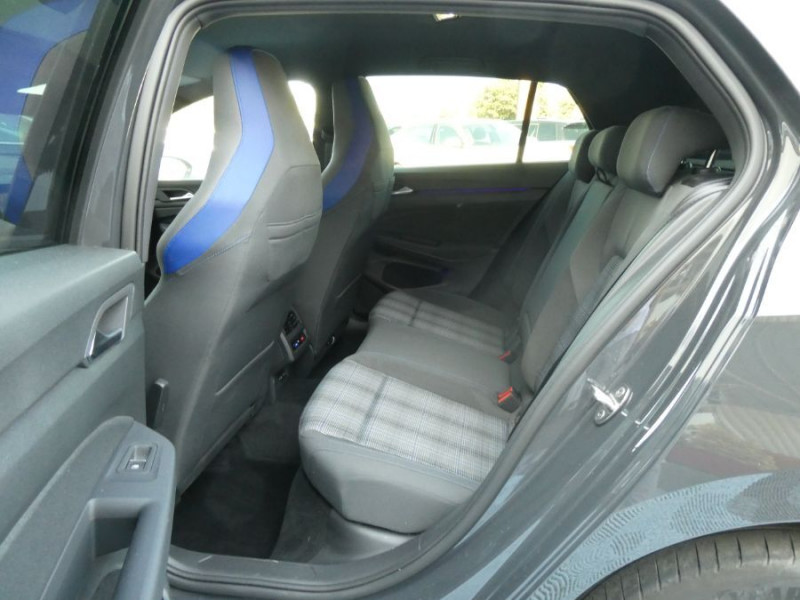 Photo 15 de l'offre de VOLKSWAGEN GOLF VIII 1.4 HYBRID 245 GTE GPS Cockpit ACC SC LED+ Privacy Glass 1ère Main à 27890€ chez Mérignac auto