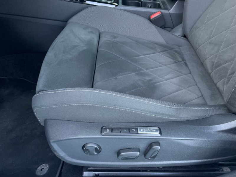 Photo 8 de l'offre de VOLKSWAGEN GOLF VIII 1.4 HYBRID 204 STYLE GPS Camera ACC LED+ 1ère Main à 25950€ chez Mérignac auto