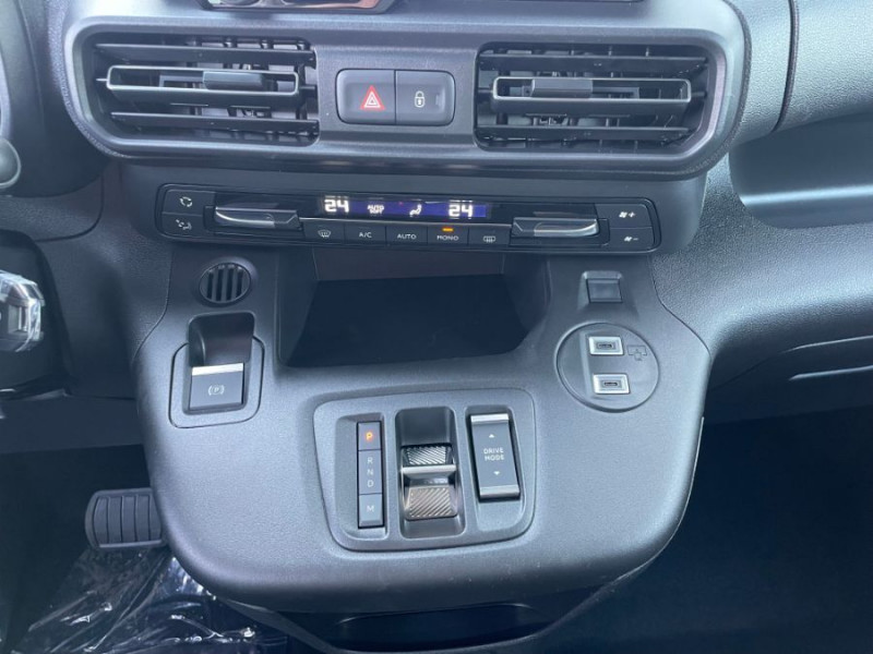 Photo 9 de l'offre de CITROEN BERLINGO 1.5 BlueHDi 130 EAT8 N1 MAX Camera 3 Sièges Arr. à 27450€ chez Mérignac auto