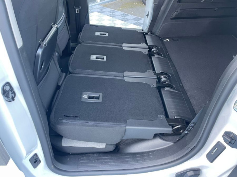 Photo 25 de l'offre de CITROEN BERLINGO 1.5 BlueHDi 130 EAT8 N1 MAX Camera 3 Sièges Arr. à 27450€ chez Mérignac auto