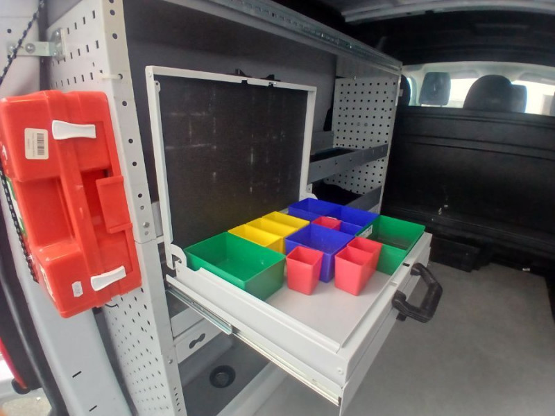 Photo 14 de l'offre de PEUGEOT EXPERT Double Cabine LONG L3 2.0 BlueHDi 180 EAT8 DC 6PL GPS Galerie Attel. 26950.H.T à 26950€ chez Mérignac auto