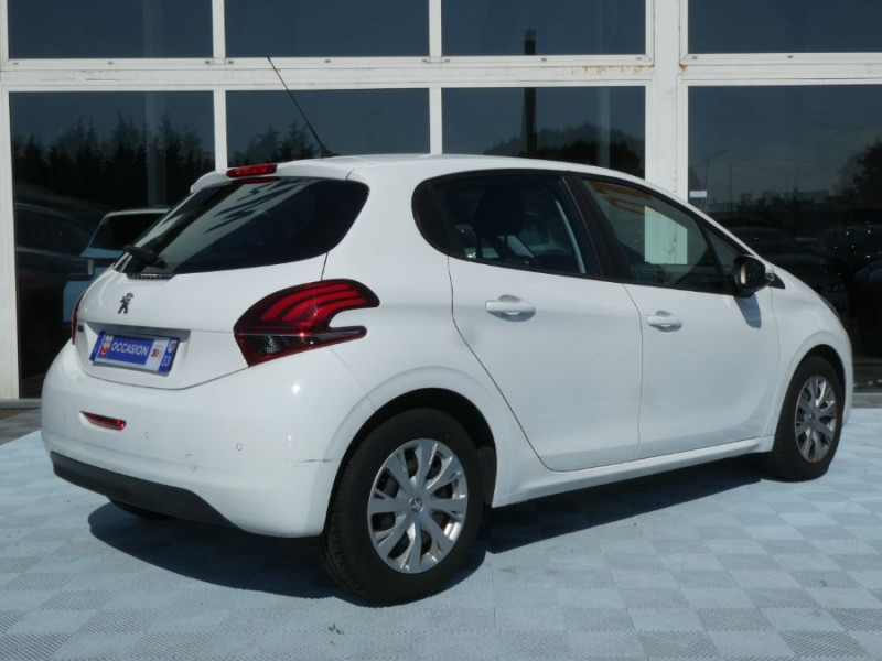 Photo 10 de l'offre de PEUGEOT 208 1.2 PureTech 82 ACTIVE BUSINESS GPS Radar à 9950€ chez Mérignac auto