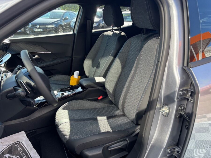 Photo 5 de l'offre de PEUGEOT 2008 II (2) 1.2 HYBRID 145 e-DCS6 ALLURE Camera à 26450€ chez Mérignac auto