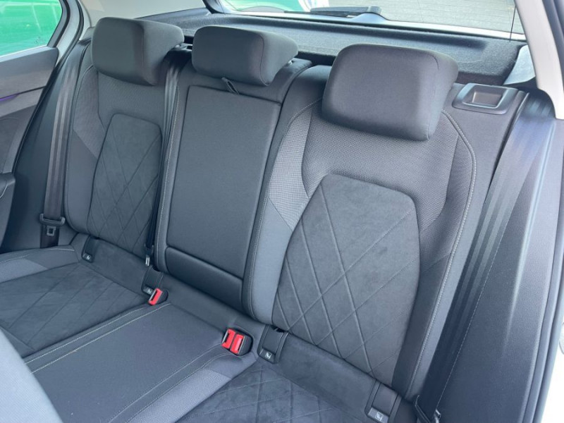 Photo 22 de l'offre de VOLKSWAGEN GOLF VIII 1.4 HYBRID 204 STYLE GPS Camera ACC LED+ 1ère Main à 25690€ chez Mérignac auto