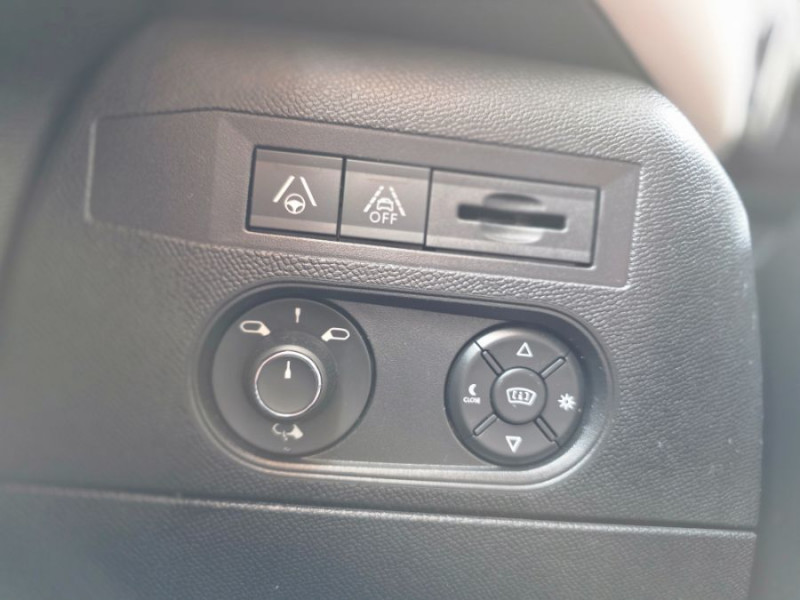 Photo 21 de l'offre de DS DS3 CROSSBACK 1.2 PureTech 130 EAT8 GRAND CHIC RIVOLI SC ACC Matrix Attel. à 13950€ chez Mérignac auto