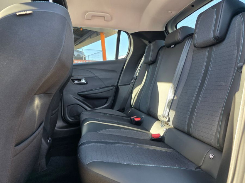 Photo 15 de l'offre de PEUGEOT 208 II 1.2 PureTech 100 BVM6 ALLURE PACK Cockpit 3D Camera 1ère Main à 14690€ chez Mérignac auto